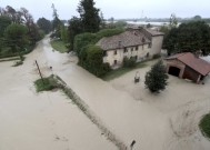 中欧的洪水威胁着新的地区。暴雨也淹没了意大利部分地区